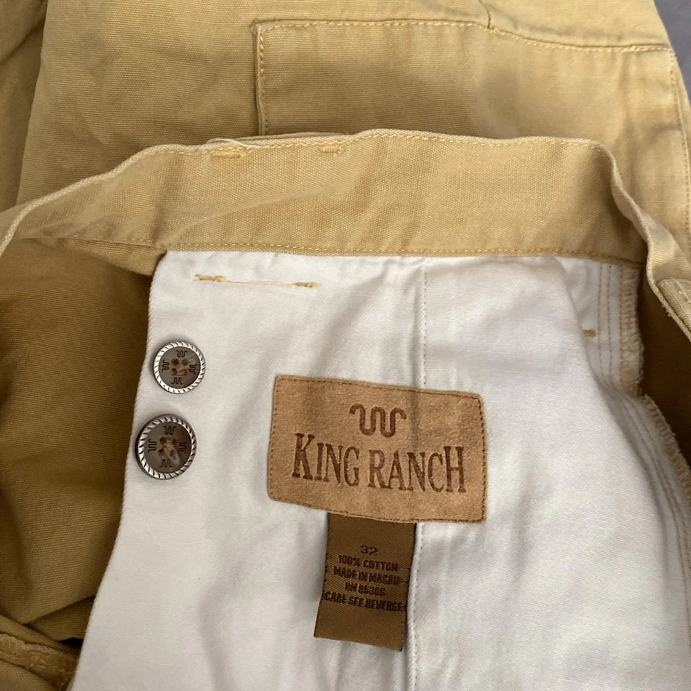 Men’s ,King Ranch brand cargo shorts, KR buttons detailing, soft & comfy